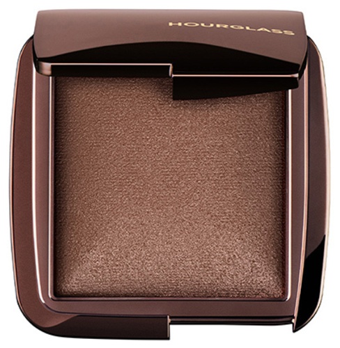 Hourglass Ambient™ Lighting Finishing Powder Luz trascendente